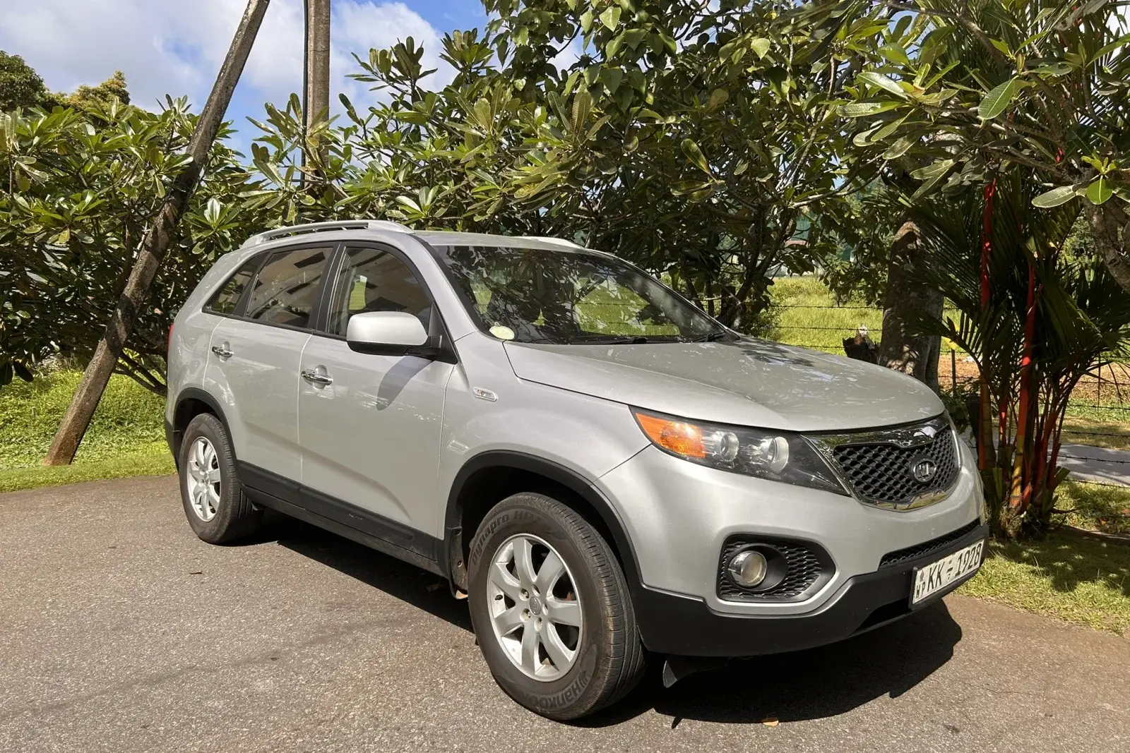 Silver KIA Sorento